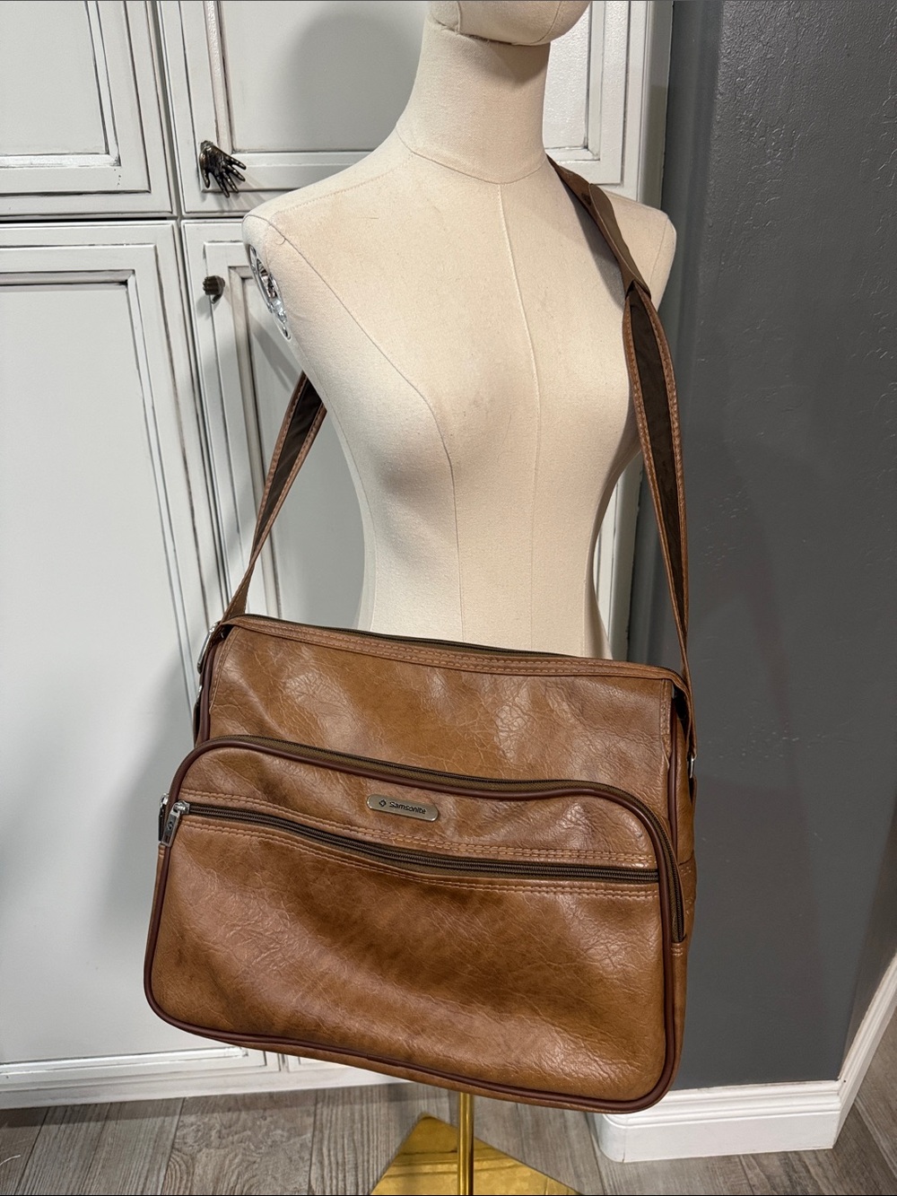 Vintage Samsonite caramel brown Silhouette Weekender shoulder bag luggage